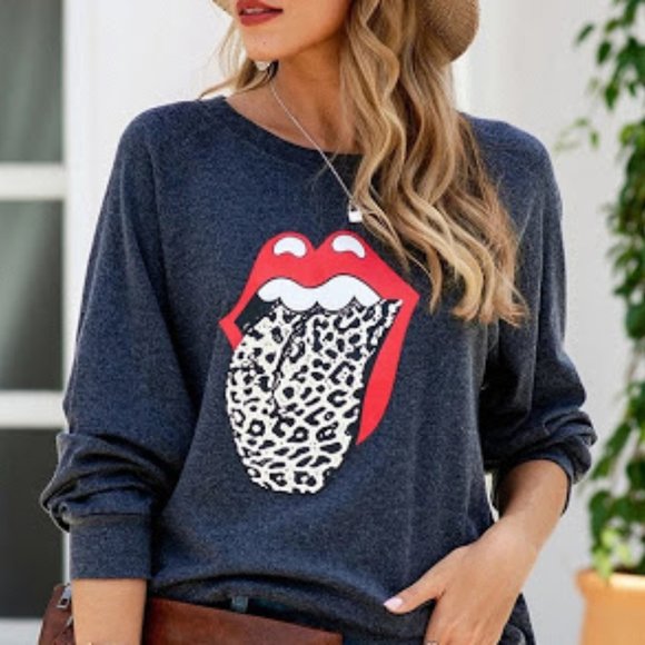 Tops - LAST 1️⃣Blue Pullover Leopard Tongue Long sleeve